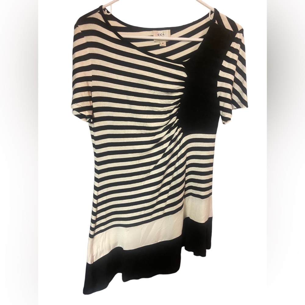 Eci New York asymmetrical modern Striped black white ladies top medium